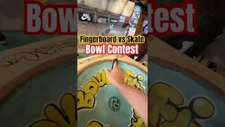 Fingerboard vs Skate en el SKATEPARK fingerboard techdeck skateboard bowl [upl. by Gershom]