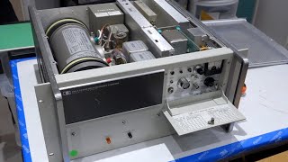 How an Atomic Clock Really Works Inside the HP 5061A Cesium Clock [upl. by Hayse]