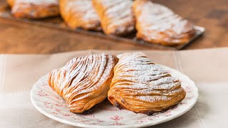 SFOGLIATELLE RICCE  Ricetta perfetta croccanti fuori e morbide dentro [upl. by Butte]