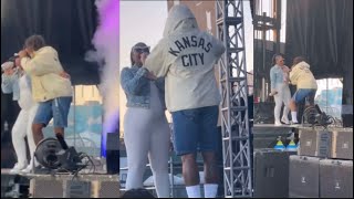 Lloyd Surprises Ashanti at her Last performance before her Maternity leave [upl. by Akahs]