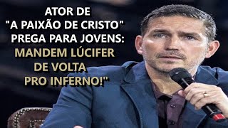 Ator Jim Caviezel faz discurso emocionante para jovens em Universidade Sejam santos [upl. by Naujyt]