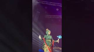 Lesti Jaipongan Sambil Nyanyi Mojang Priangan di Konser [upl. by Adnorahs]