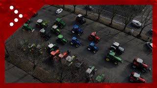 Mobilitazione agricoltori il corteo dei trattori a Novara visto dal drone [upl. by Rizzo105]