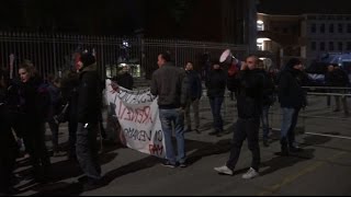 Renzi a Brescia presidio di protesta DIRETTA VIDEO [upl. by Folger]