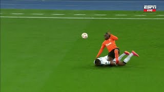 Lassina Traoré injury against InterТравма Ласіни Траоре проти Інтера championsleague [upl. by Trisa]