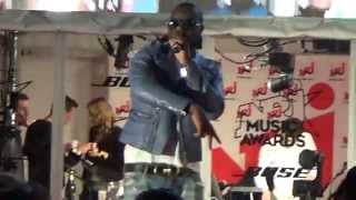 Maitre Gims quotLaissez passerquotLive à CannesNRJ MUSIC AWARDS avec Cauet [upl. by Leuqer]