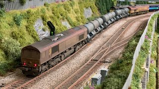 Bachmann Class 66 ‘rear dummy’ heavily weathered ‘66200’ on RHTT duties [upl. by Tuck]