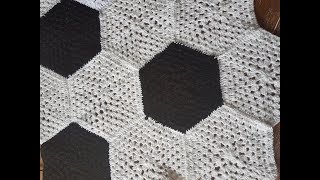 Hexagon Granny Square Fussballdecke häkeln Anleitung DIY [upl. by Aloivaf]