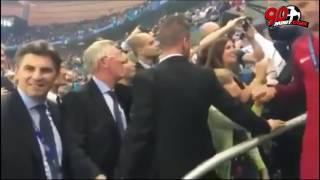 Sir Alex Ferguson waiting patiently to congratulate Ronaldo [upl. by Attenauqa]