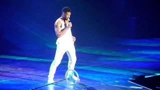 Usher  Nice and slow Live  Ahoy Rotterdam 1 Maart 2011 [upl. by Nannarb]