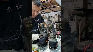 Risuolatura Scarponi Maindl cobbler resole trekking vibram repair [upl. by Pauly]