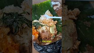 Nasi padang spesial diantar big boss  rendang dan telur Mangan wuenak [upl. by Aynotel402]