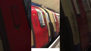 London Underground original mind the gap announcement on the northern line at embankment [upl. by Zanas]