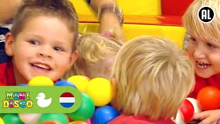 DEZE VUIST OP DEZE VUIST  Kinderliedjes  Kinderdagverblijf  Minidisco [upl. by Chobot635]