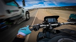 YAMAHA MT09 VS HIGHWAY [upl. by Enelahs]