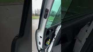 Как открыть дверь Seat Alhambra [upl. by Yerggoeg]