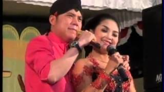 Dimas tejo Blangkon Dan Rina Riana Campur Sari Nyidam Sari [upl. by Clausen]