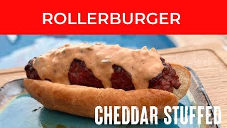 Rollerburgers med cheddar på kullgrillen [upl. by Bevvy]