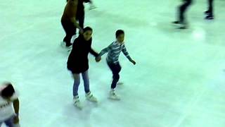 Patinaje sobre hielo  Quito Ecuador  Sofy y Juan David [upl. by Aymik]