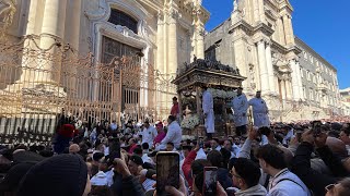 Festa S Agata Catania Tradizionale canto delle Benedettine e omaggio floreale [upl. by Eiwoh]