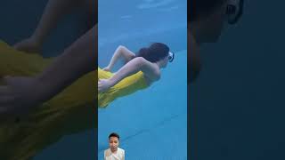 underwater swimming mermaid swim pool funny playa cute abimonkey fishing [upl. by Syst]