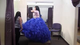 ¿Cómo ponerte tu vestido de Quinceañera  Lucy Franco Las Vegas  702 912 43 66 [upl. by Frieda]