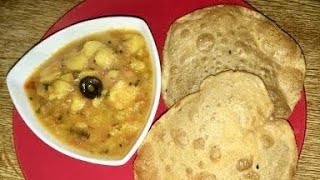 Roadside potato curry recipe Halwai style Aloo ki Sabzi [upl. by Feenah]