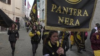 Pantera aranceri prima della battaglia delle arance  Carnevale Ivrea 2017 [upl. by Aridatha282]