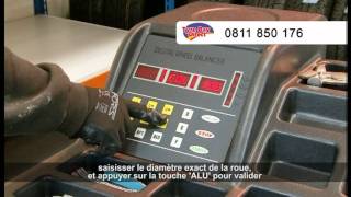 Comment utiliser léquilibreuse UNITE U820  Tyre Bay Direct Ltd [upl. by Itsud]