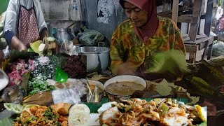 makanan tradisional khas SRAGEN GABLOK NENEK USIA lanjut masih semangat berjualan sudah 15thn [upl. by Casar]