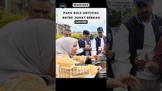 Bule Berburu Makanan Jumat Berkah‼️ reaksibule buleriview shorts viralvideo [upl. by Nolra]