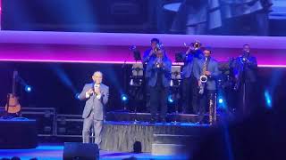 Gilberto Santa Rosa Sin voluntad Radio City Music Hall NYC April 6 2024 [upl. by Aromat]