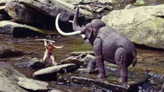 Aurora Prehistoric Scenes  CroMagnon Man vs Woolly Mammoth [upl. by Leda]