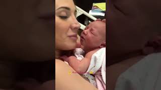 🎧Mom Love kisses 😘  babycare newborncare newbornfeeding momlife breastfeeding mom cutebaby [upl. by Hilbert441]