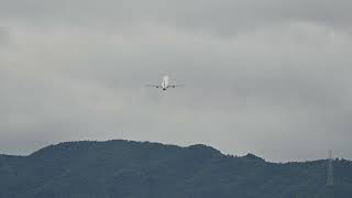 【航空機】伊丹空港 離陸 Embraer E170STDJA224J Takeoff from ITAMI airport [upl. by Noseimaj]