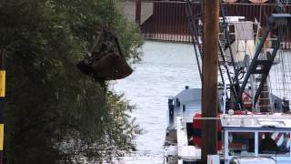 Seilbagger auf Schiff in Action [upl. by Ainigriv]