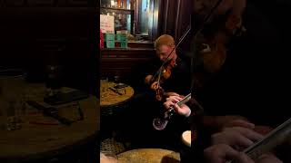 The finest fiddlers on the planet playing Dunville’s Irish Whiskey Session Trail 🎻🔥 belfasttradfest [upl. by Sadnac]