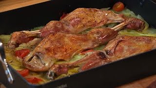 Receta de PALETILLA de CABRITO AL HORNO [upl. by Graehl136]