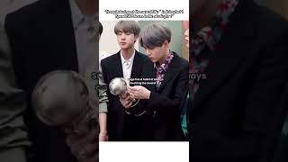 Yoongi staring at the award 🤣🤣😂😂bts bighitoffical btsclothing sugafunny sugafunnymoments [upl. by Sirk]