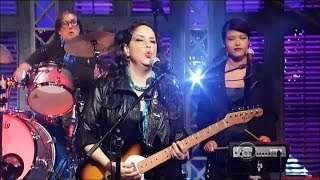 HD Luscious Jackson  quotShow Us What You Gotquot 111813 David Letterman [upl. by Bronder]