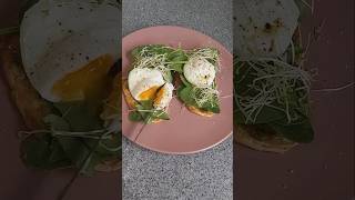 Poached Eggs the easy way easybreakfast [upl. by Chara]