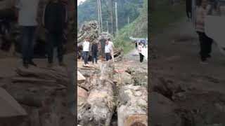 Singtam to Ravangla Road closed at Aamalay Dara [upl. by Chuipek]