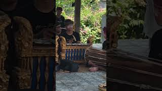 Gamelan saat Ngaben di Bali  Menjaga tradisi budaya dan seni di Bali [upl. by Alded]