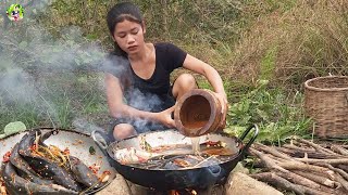 Amazing Fishing Skill Catching many Catfish and Cooking for lunch  5 More Cooking Videos [upl. by Staw]