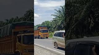 Mobil iso tank nanjak di bukit kodok dan di potong Codlisesl [upl. by Lopes86]