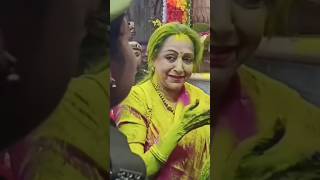 Hema Malini ko pila kar Laga dekhkar kya bole Dharmendra 😃hemamalini dharmendra song shorts [upl. by Terraj]