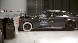 AngleWing Side Underride Protection Device  IIHS Test [upl. by Cody]