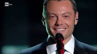 Tiziano Ferro  Potremmo ritornare LIVE  Sanremo 2017 [upl. by Haras159]