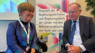 Ministerpräsident Stephan Weil und Landesbeauftragte Annetraud Grote am Rande der MPK in Leipzig [upl. by Nairot]