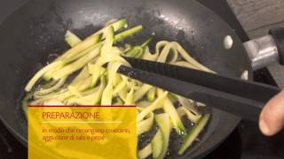 Tagliolini con salmone e zucchine [upl. by Linnie59]